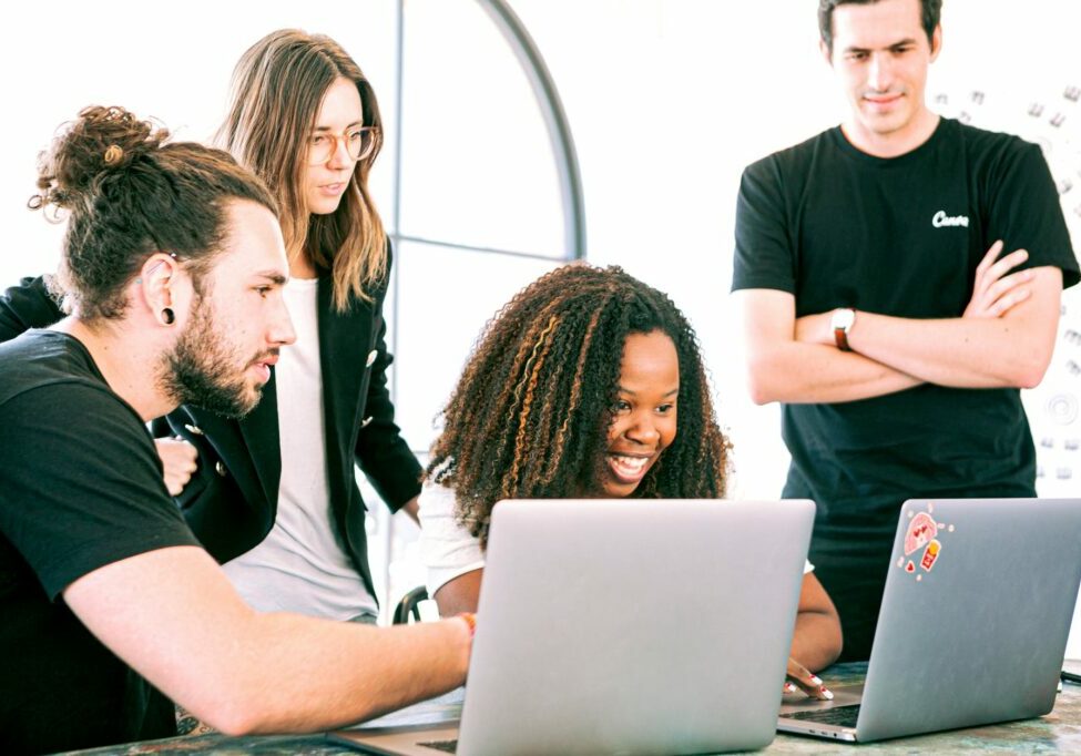 How employees influence your business online reputation